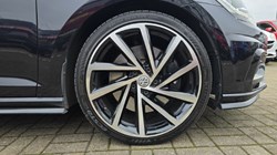 2019 (19) VOLKSWAGEN GOLF 2.0 TSI 300 R 5dr 4MOTION DSG 4906175