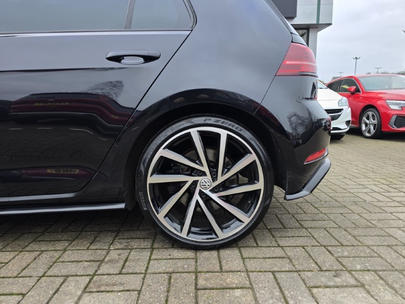 2019 (19) VOLKSWAGEN GOLF 2.0 TSI 300 R 5dr 4MOTION DSG 4906193