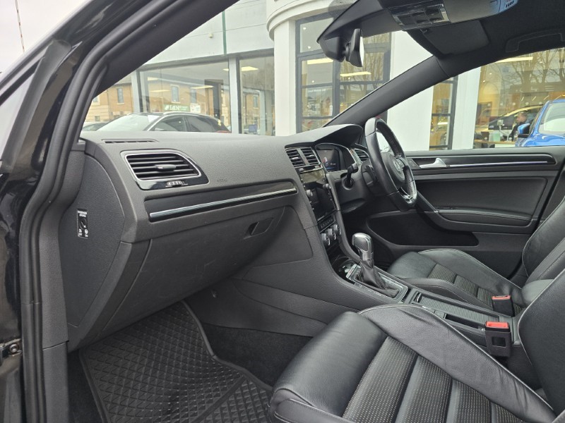 2019 (19) VOLKSWAGEN GOLF 2.0 TSI 300 R 5dr 4MOTION DSG 4906204