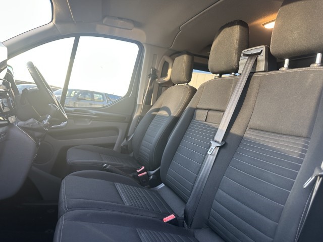 2022 (71) FORD COMMERCIAL TRANSIT CUSTOM 2.0 EcoBlue 130ps Low Roof D/Cab Limited Van 4931370