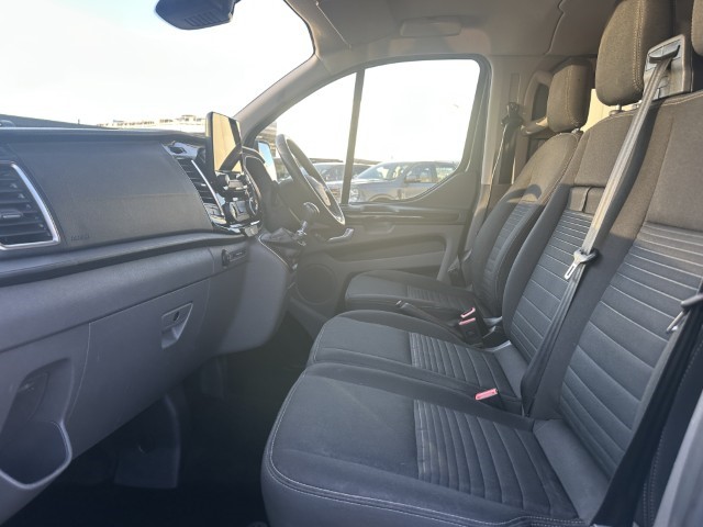 2022 (71) FORD COMMERCIAL TRANSIT CUSTOM 2.0 EcoBlue 130ps Low Roof D/Cab Limited Van 4931369