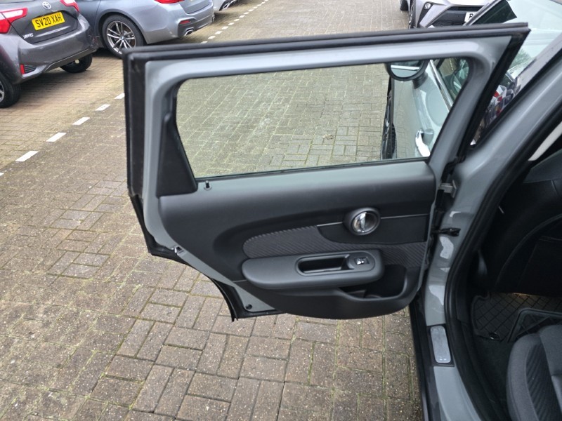 2016 (66) MINI CLUBMAN 1.5 Cooper 6dr 4932354