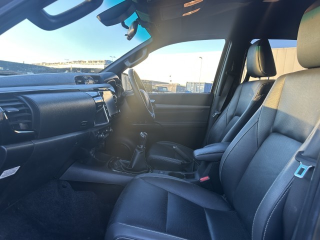 2021 (70) TOYOTA COMMERCIAL HILUX Invincible X D/Cab Pick Up 2.8 D-4D 4924048