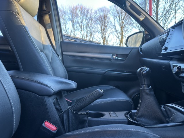 2021 (70) TOYOTA COMMERCIAL HILUX Invincible X D/Cab Pick Up 2.8 D-4D 4924060