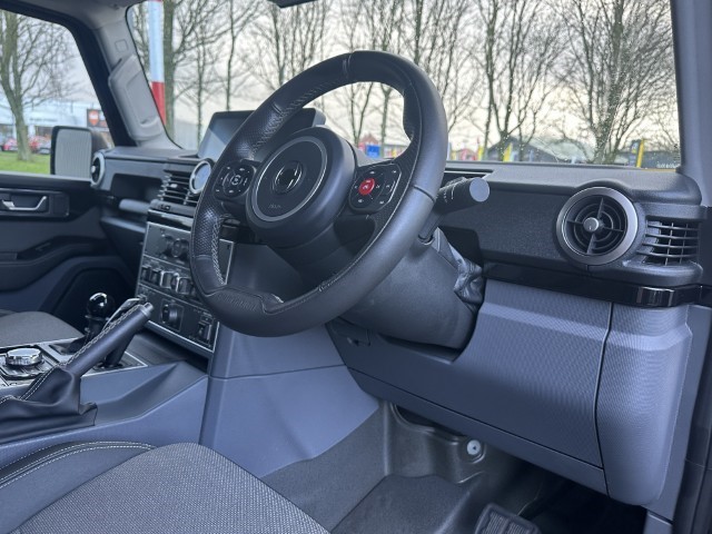 2025 (74) INEOS Commercials QUARTERMASTER 3.0 TD Trialmaster Edition Double Cab Pick Up Auto 4940842