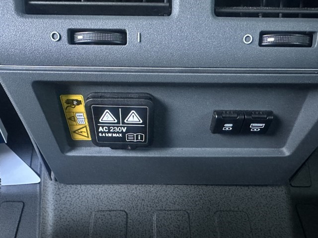 2025 (74) INEOS Commercials QUARTERMASTER 3.0 TD Trialmaster Edition Double Cab Pick Up Auto 4940832