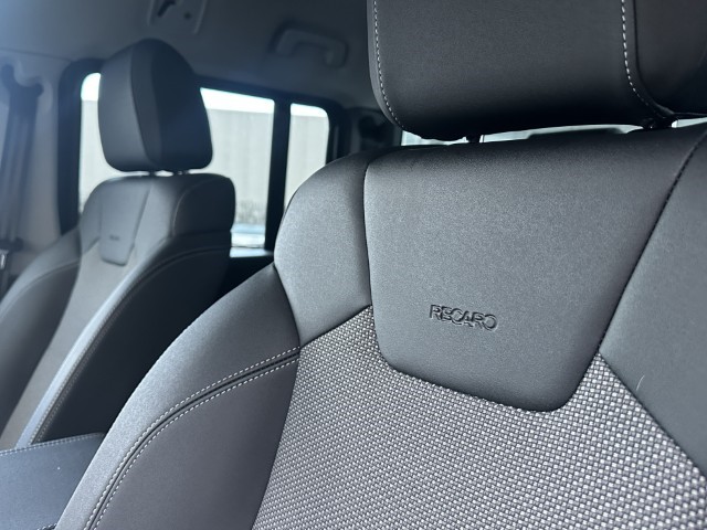 2025 (74) INEOS Commercials QUARTERMASTER 3.0 TD Trialmaster Edition Double Cab Pick Up Auto 4940839