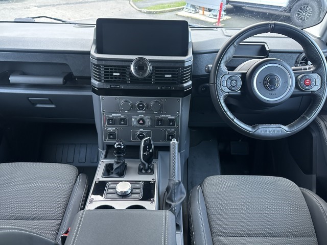 2025 (74) INEOS Commercials QUARTERMASTER 3.0 TD Trialmaster Edition Double Cab Pick Up Auto 4940825