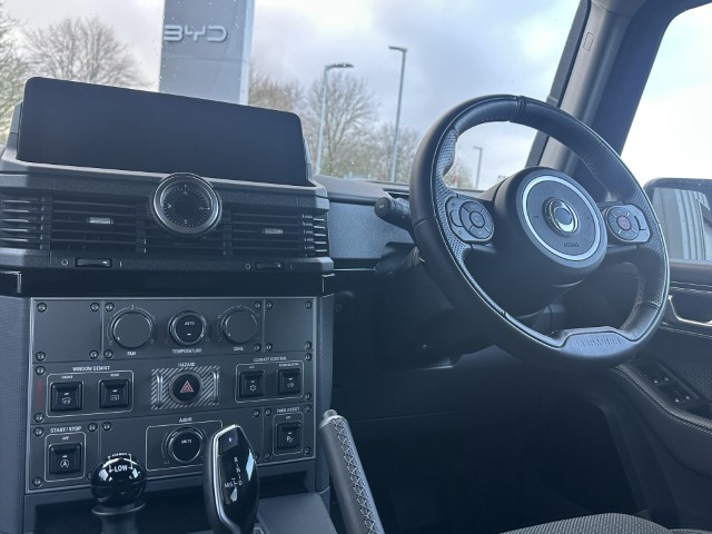 2025 (74) INEOS Commercials QUARTERMASTER 3.0 TD Trialmaster Edition Double Cab Pick Up Auto 4940827