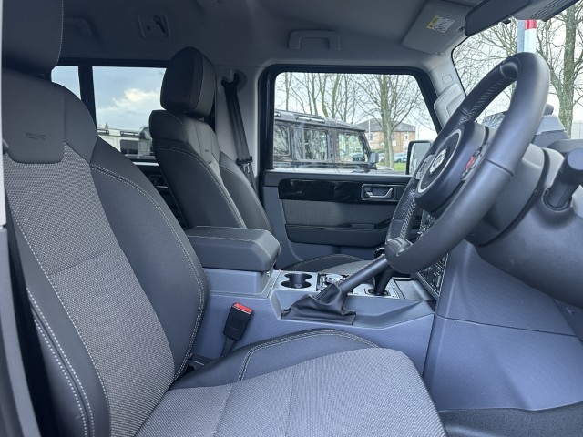 2025 (74) INEOS Commercials QUARTERMASTER 3.0 TD Trialmaster Edition Double Cab Pick Up Auto 4940841