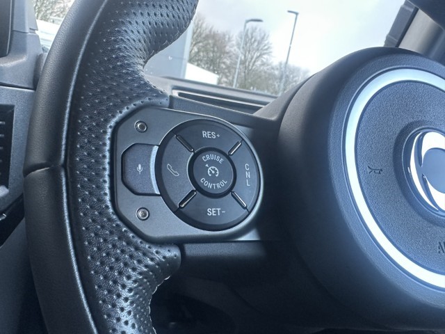 2025 (74) INEOS Commercials QUARTERMASTER 3.0 TD Trialmaster Edition Double Cab Pick Up Auto 4940844