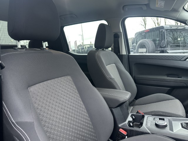 2024 (24) VOLKSWAGEN COMMERCIAL AMAROK D/Cab Pick Up Life 2.0 TDI 205 4MOTION Auto 4937632