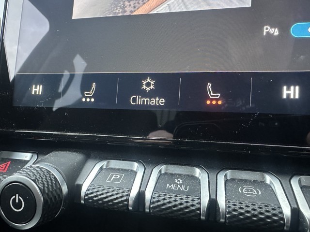 2024 (24) VOLKSWAGEN COMMERCIAL AMAROK D/Cab Pick Up Life 2.0 TDI 205 4MOTION Auto 4937636