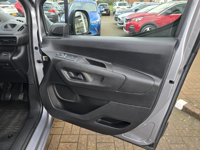 2020 (20) PEUGEOT COMMERCIAL PARTNER 850 S 1.6 BlueHDi 100 Van 4954275