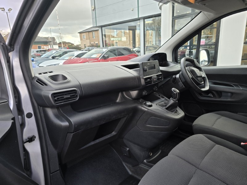 2020 (20) PEUGEOT COMMERCIAL PARTNER 850 S 1.6 BlueHDi 100 Van 4954274