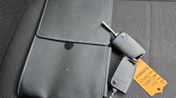 2021 (71) VOLKSWAGEN T-ROC 1.0 TSI Black Edition 5dr 4935185