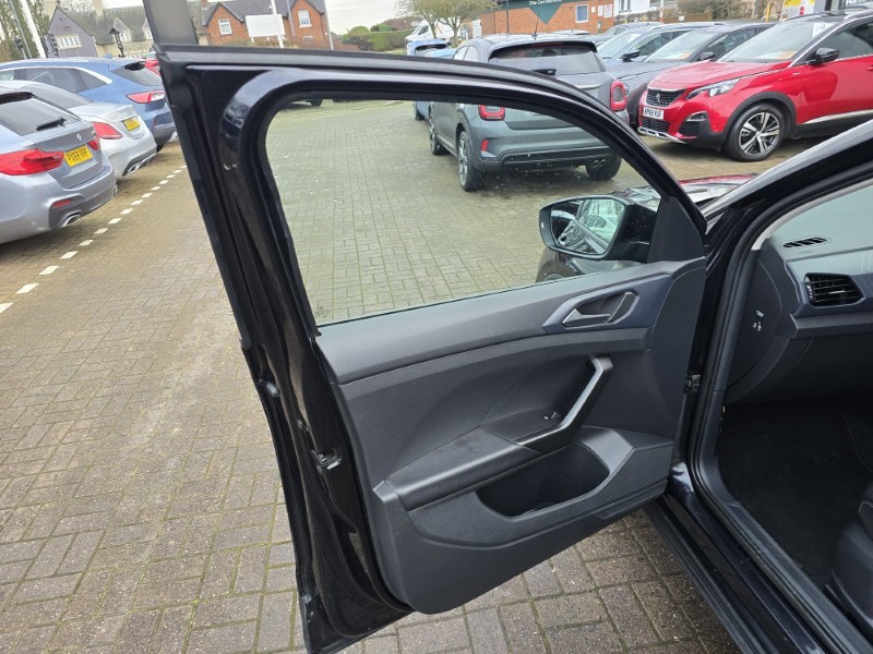 2021 (71) VOLKSWAGEN T-ROC 1.0 TSI Black Edition 5dr 4935165