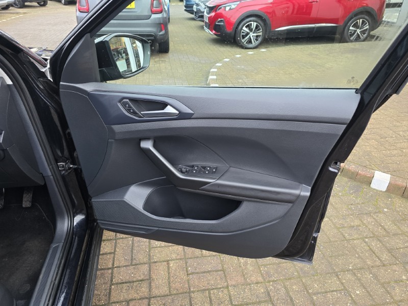 2021 (71) VOLKSWAGEN T-ROC 1.0 TSI Black Edition 5dr 4935168