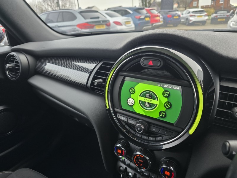 2020 (70) MINI CONVERTIBLE 2.0 Cooper S Classic II 2dr 4938132