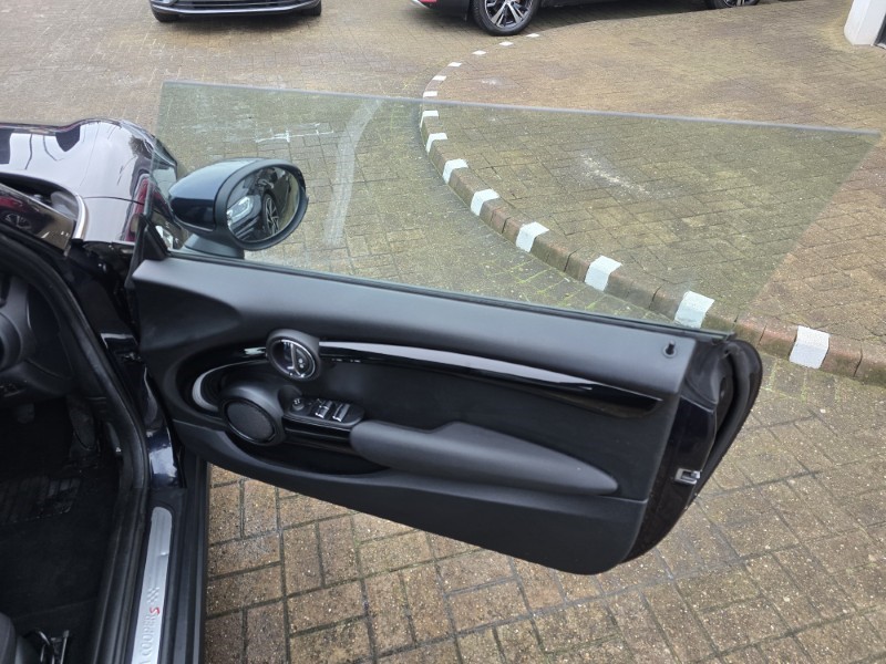 2020 (70) MINI CONVERTIBLE 2.0 Cooper S Classic II 2dr 4938121