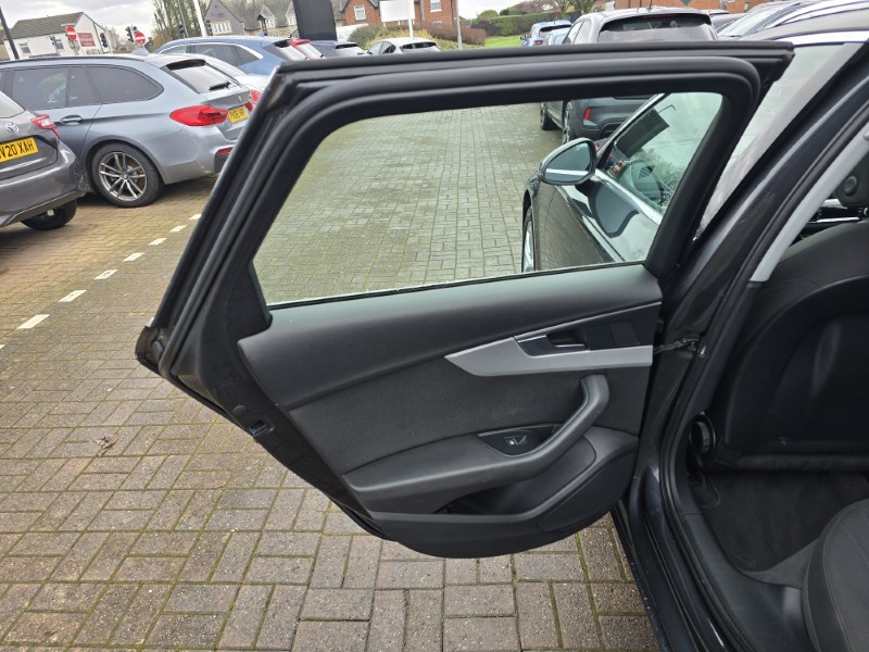 2016 (16) AUDI A4 1.4T FSI Sport 5dr 4937429