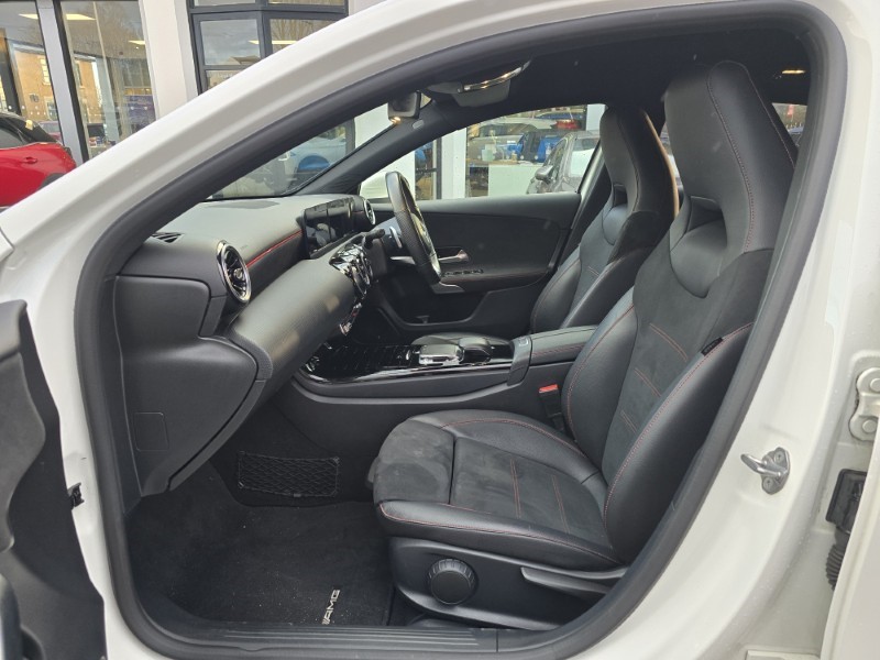 2018 (68) MERCEDES-BENZ A CLASS A180d AMG Line 5dr Auto 4946163