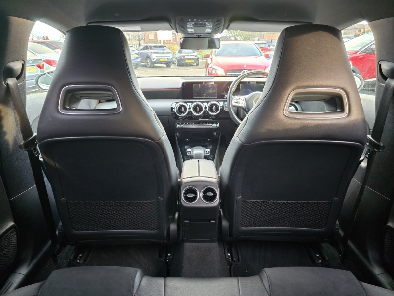 2018 (68) MERCEDES-BENZ A CLASS A180d AMG Line 5dr Auto 4946155