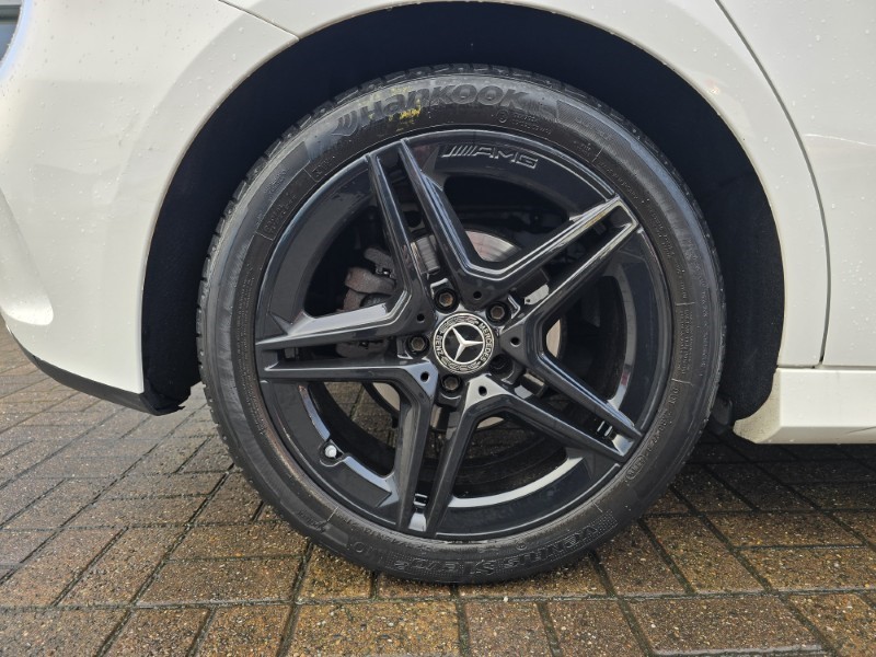 2018 (68) MERCEDES-BENZ A CLASS A180d AMG Line 5dr Auto 4946139