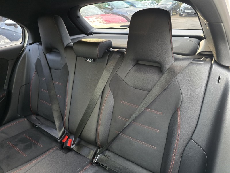 2018 (68) MERCEDES-BENZ A CLASS A180d AMG Line 5dr Auto 4946161