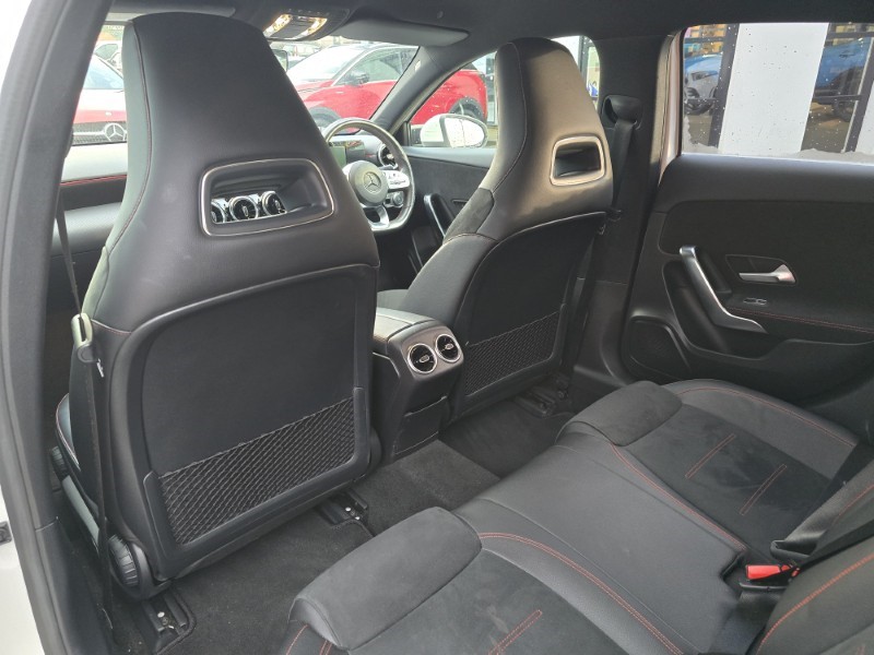 2018 (68) MERCEDES-BENZ A CLASS A180d AMG Line 5dr Auto 4946157