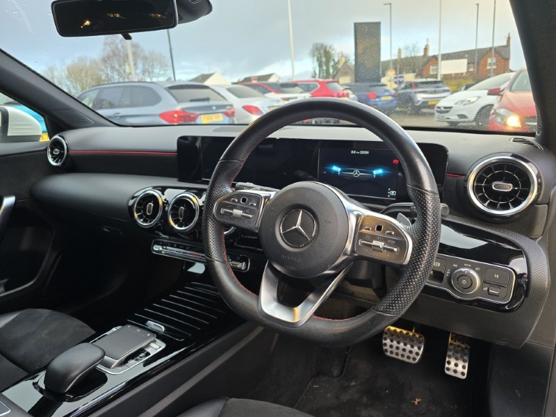 2018 (68) MERCEDES-BENZ A CLASS A180d AMG Line 5dr Auto 4946166