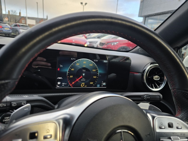 2018 (68) MERCEDES-BENZ A CLASS A180d AMG Line 5dr Auto 4946175