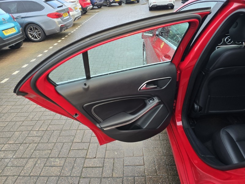 2016 (16) MERCEDES-BENZ A CLASS A180 Sport 5dr 4947035