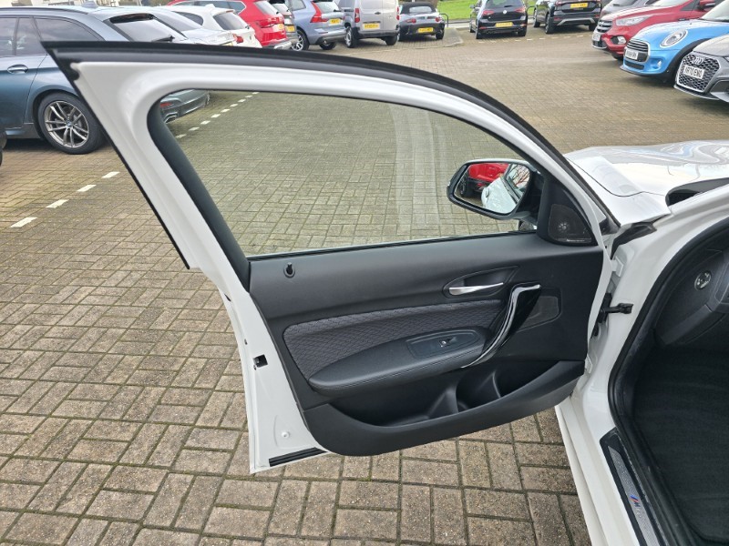 2017 (67) BMW 1 SERIES 118i [1.5] M Sport Shadow Ed 5dr Step Auto 4969184