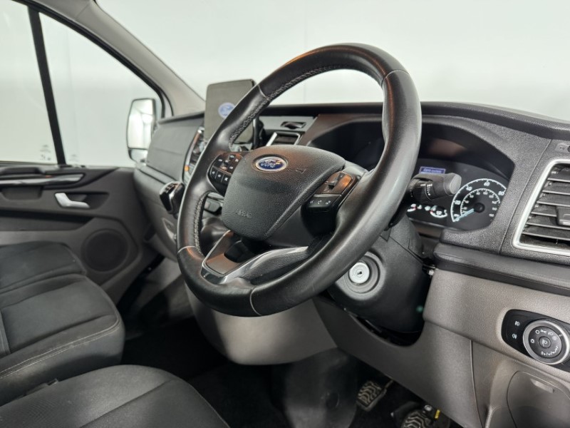 2023 (23) FORD COMMERCIAL TRANSIT CUSTOM 2.0 EcoBlue 130ps Low Roof D/Cab Limited Van 5301526