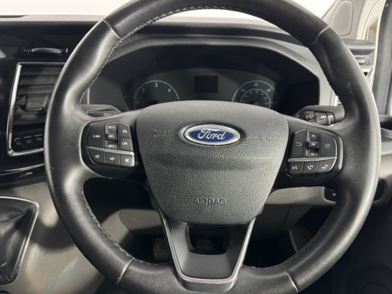 2023 (23) FORD COMMERCIAL TRANSIT CUSTOM 2.0 EcoBlue 130ps Low Roof D/Cab Limited Van 5301544