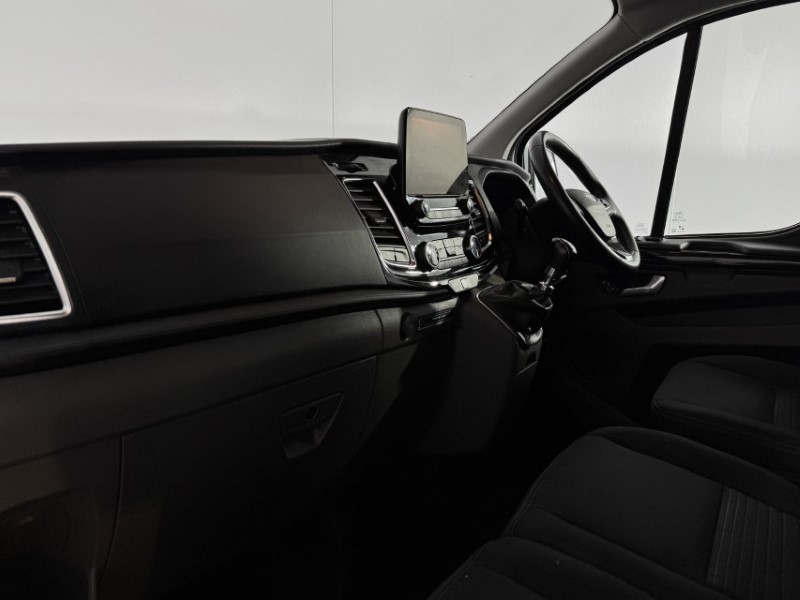 2023 (23) FORD COMMERCIAL TRANSIT CUSTOM 2.0 EcoBlue 130ps Low Roof D/Cab Limited Van 5301566