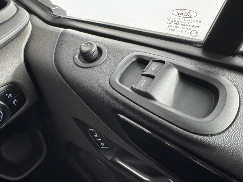 2023 (23) FORD COMMERCIAL TRANSIT CUSTOM 2.0 EcoBlue 130ps Low Roof D/Cab Limited Van 5301540