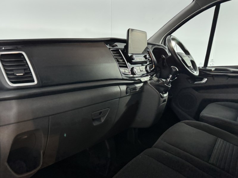 2023 (23) FORD COMMERCIAL TRANSIT CUSTOM 2.0 EcoBlue 130ps Low Roof D/Cab Limited Van 5301569