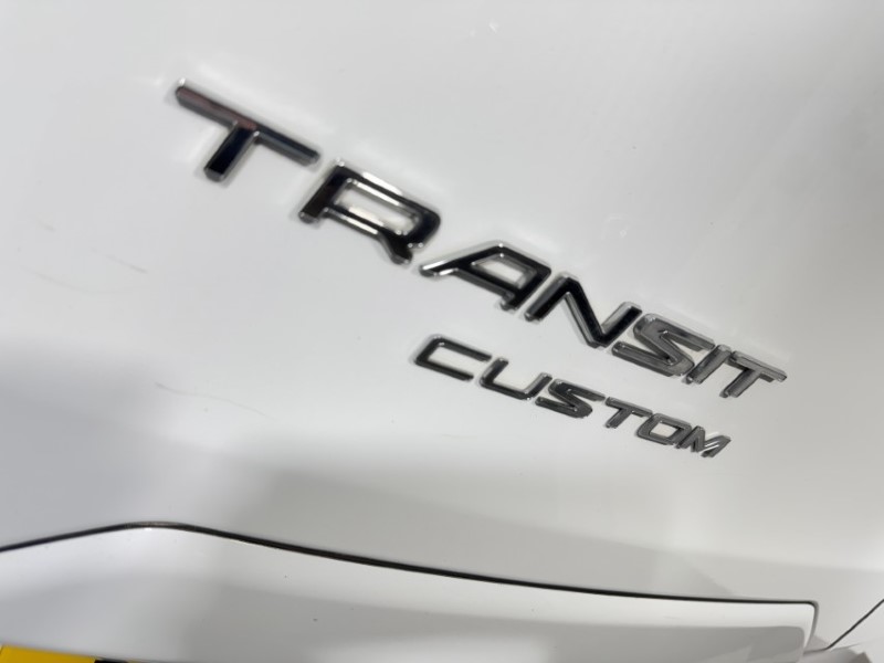 2023 (23) FORD COMMERCIAL TRANSIT CUSTOM 2.0 EcoBlue 130ps Low Roof D/Cab Limited Van 5301562