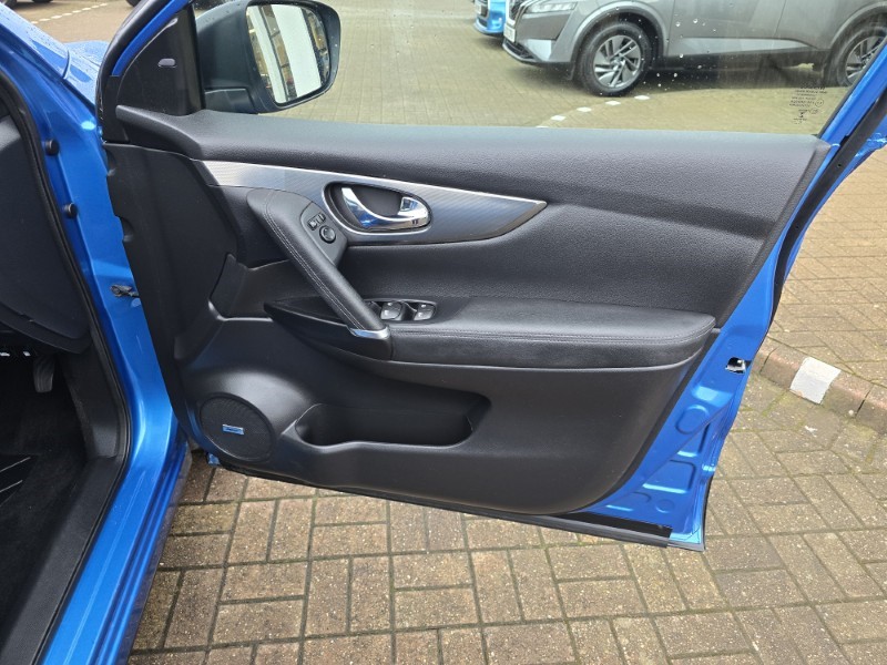 2020 (20) NISSAN QASHQAI 1.3 DiG-T Tekna 5dr 4988245