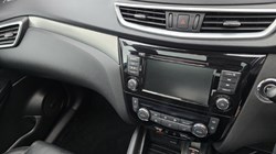 2020 (20) NISSAN QASHQAI 1.3 DiG-T Tekna 5dr 4988250