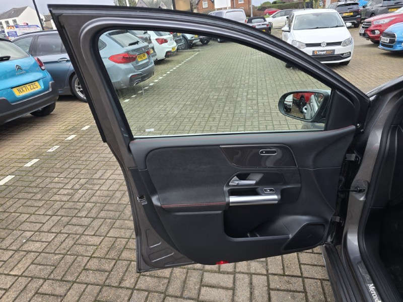 2021 (21) MERCEDES-BENZ B CLASS B200 AMG Line Premium 5dr Auto 4988089