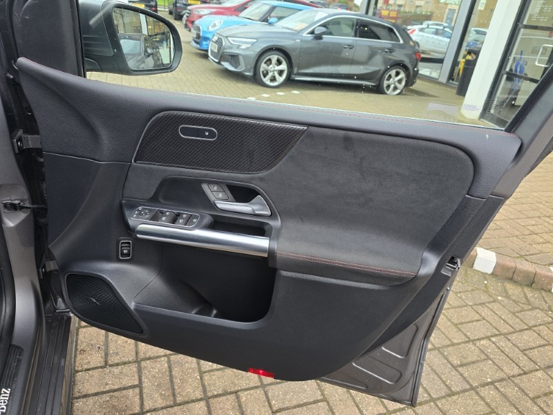 2021 (21) MERCEDES-BENZ B CLASS B200 AMG Line Premium 5dr Auto 4988094