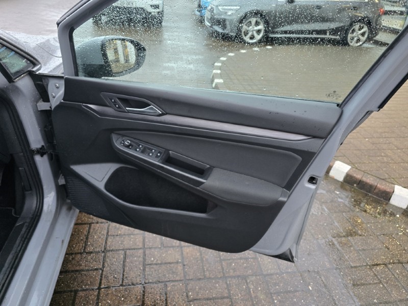 2020 (70) VOLKSWAGEN GOLF 1.5 TSI Style 5dr 4981075