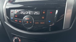 2021 (21) NISSAN COMMERCIAL NAVARA Double Cab Pick Up Tekna 2.3dCi 190 TT 4WD 4993781
