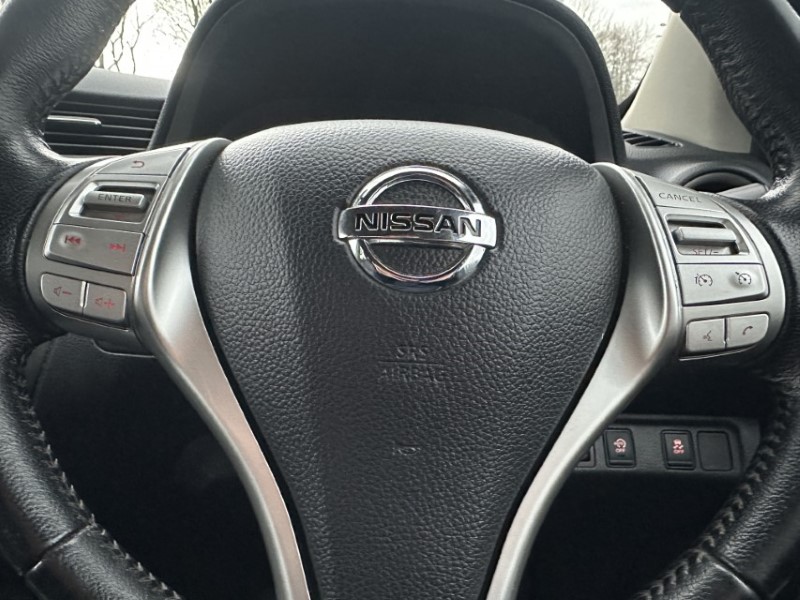 2021 (21) NISSAN COMMERCIAL NAVARA Double Cab Pick Up Tekna 2.3dCi 190 TT 4WD 4993779