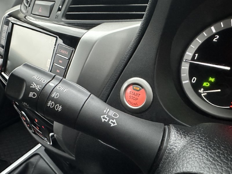 2021 (21) NISSAN COMMERCIAL NAVARA Double Cab Pick Up Tekna 2.3dCi 190 TT 4WD 4993787