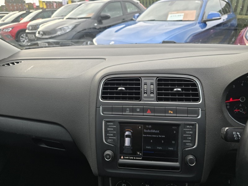 2017 (17) VOLKSWAGEN POLO 1.0 Match Edition 5dr 4983964