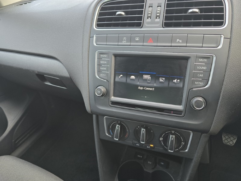 2017 (17) VOLKSWAGEN POLO 1.0 Match Edition 5dr 4983996